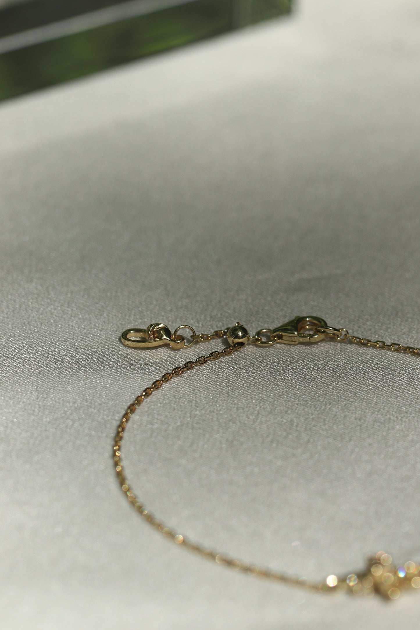 Scattered Diamonds Charm Bracelet (Yellow Gold)