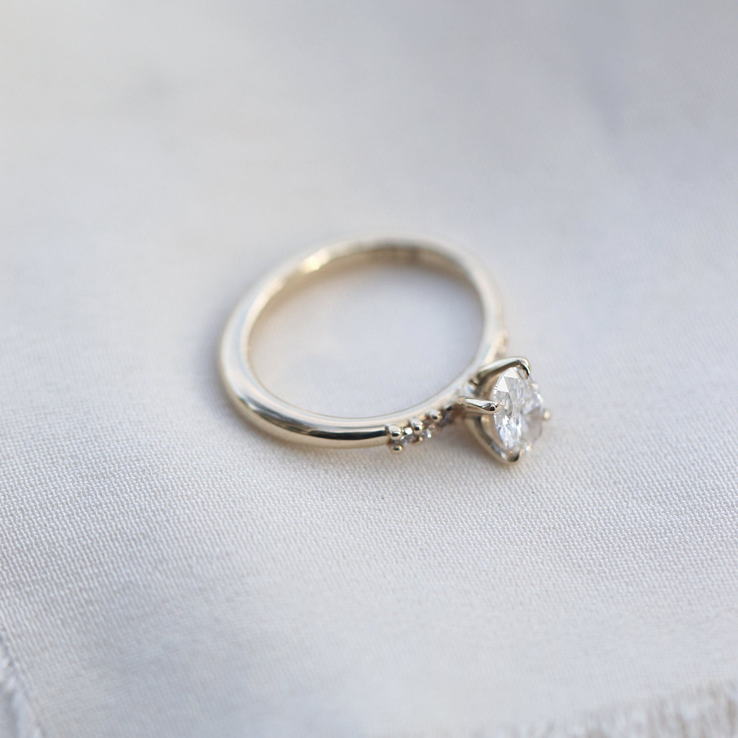 Ova Ring