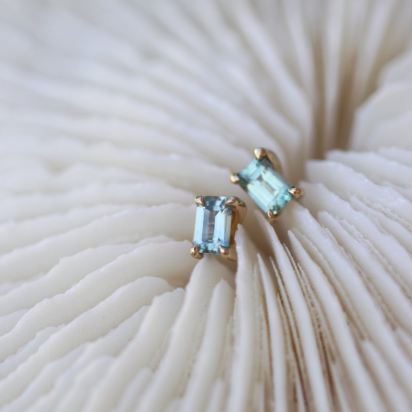 Stud Earrings (Sapphire)