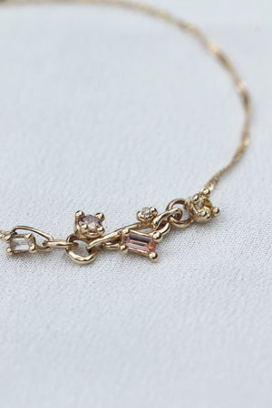 
            
                Load image into Gallery viewer, Chain Link Dancing Stone Bracelet
            
        