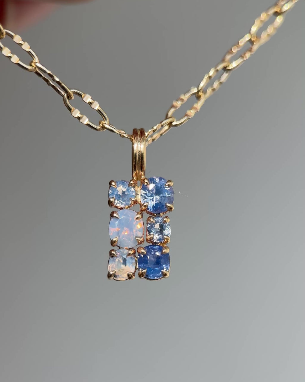 14k Yellow Gold Dreamy Sapphire III Stone Cluster Pendant Azure Blue