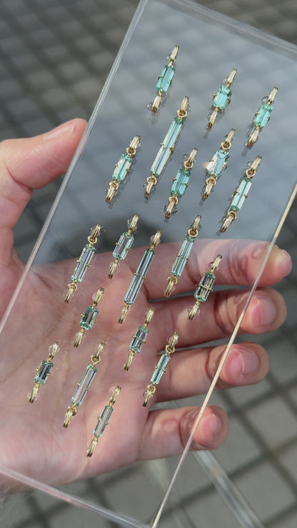 Light pipe green beryl charm