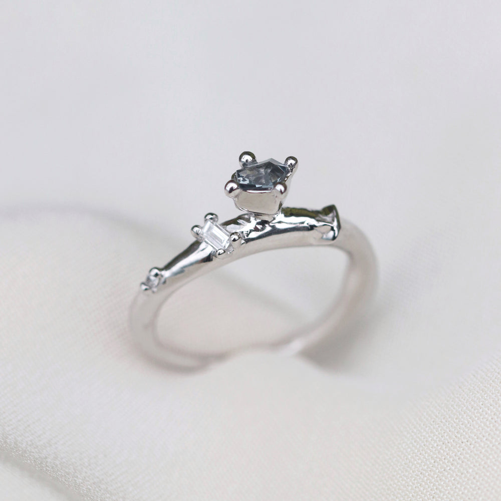 
            
                Load image into Gallery viewer, Ring Spinel &amp;amp; Diamond Ring Cabinetofcuriosityjewellery
            
        