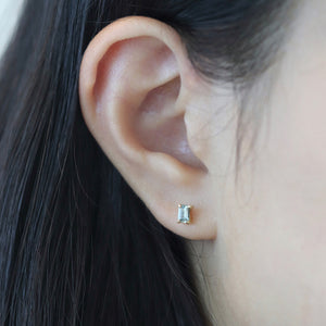 Stud Earrings (Sapphire)