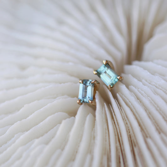 Stud Earrings (Sapphire)