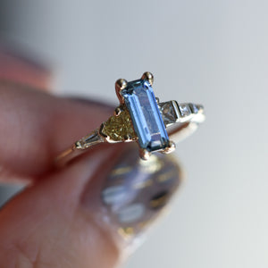 
            
                Load image into Gallery viewer, Ring Umba Sapphire Fancy diamond ring Cabinetofcuriosityjewellery
            
        